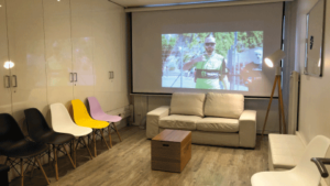 Espace privatisable pour team building escape game - Petit salon