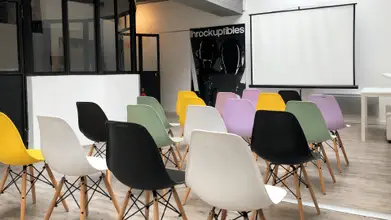 La Salle de Présentation, un espace privatisable chez Joueurz Montmartre au cœur du 18ème arrondissement à Paris